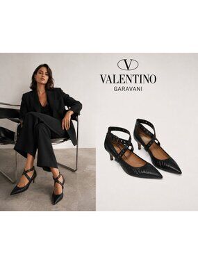 Valentino Garavani Love Latch Black Leather Grommet Pointed Toe Pumps EU 37